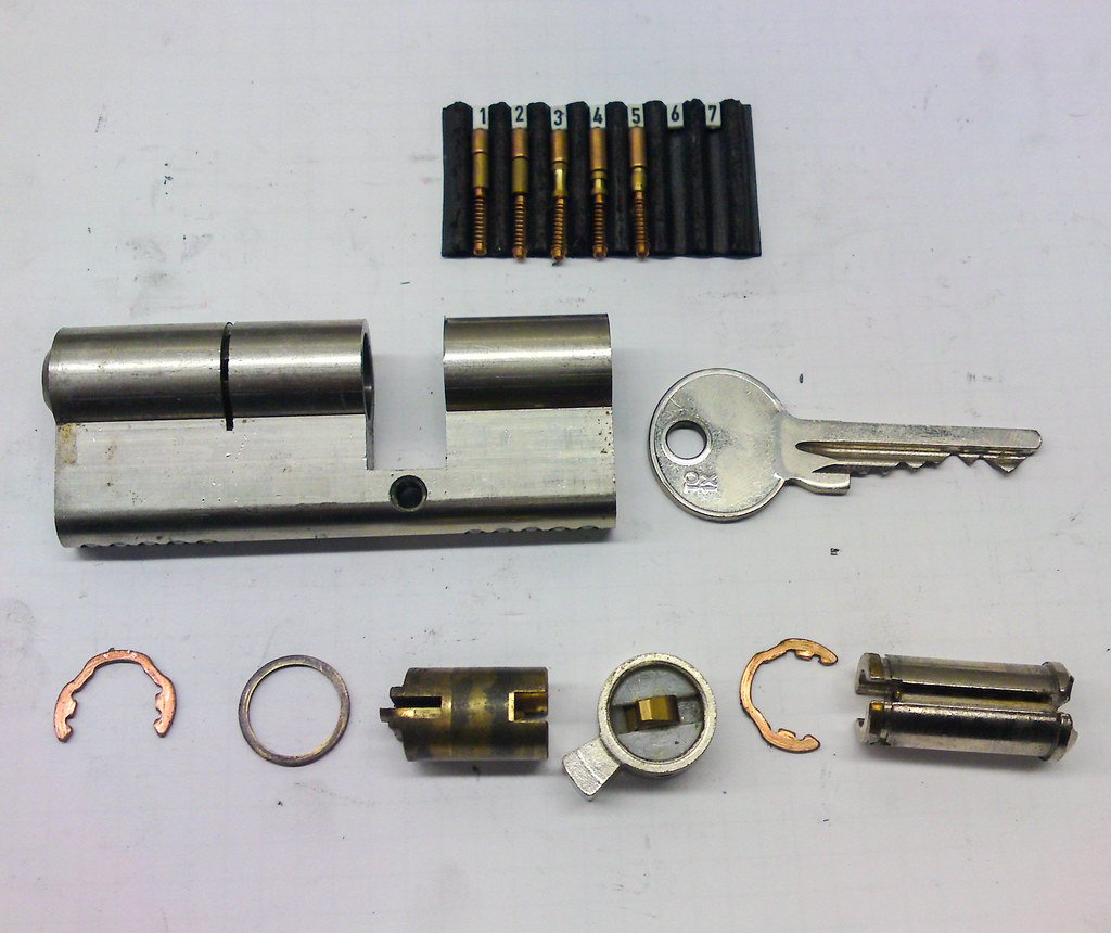 By: OpHiDiAn (CC BY-NC-SA 4.0, via LPU)