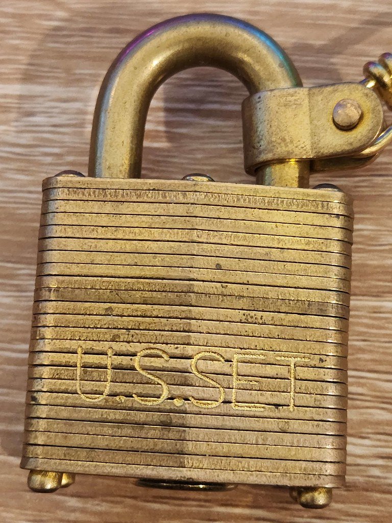Master Lock DG